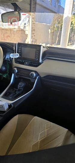 تۆیۆتا ڕاڤ 4